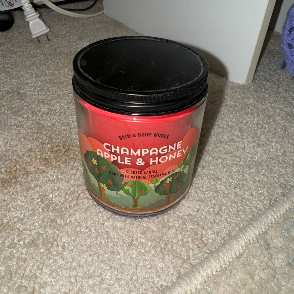 Bath & Body Works Candle - Champagne Apple & Honey